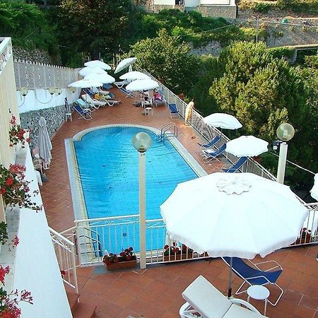 Hotel Zi'Ntonio Scala Bagian luar foto