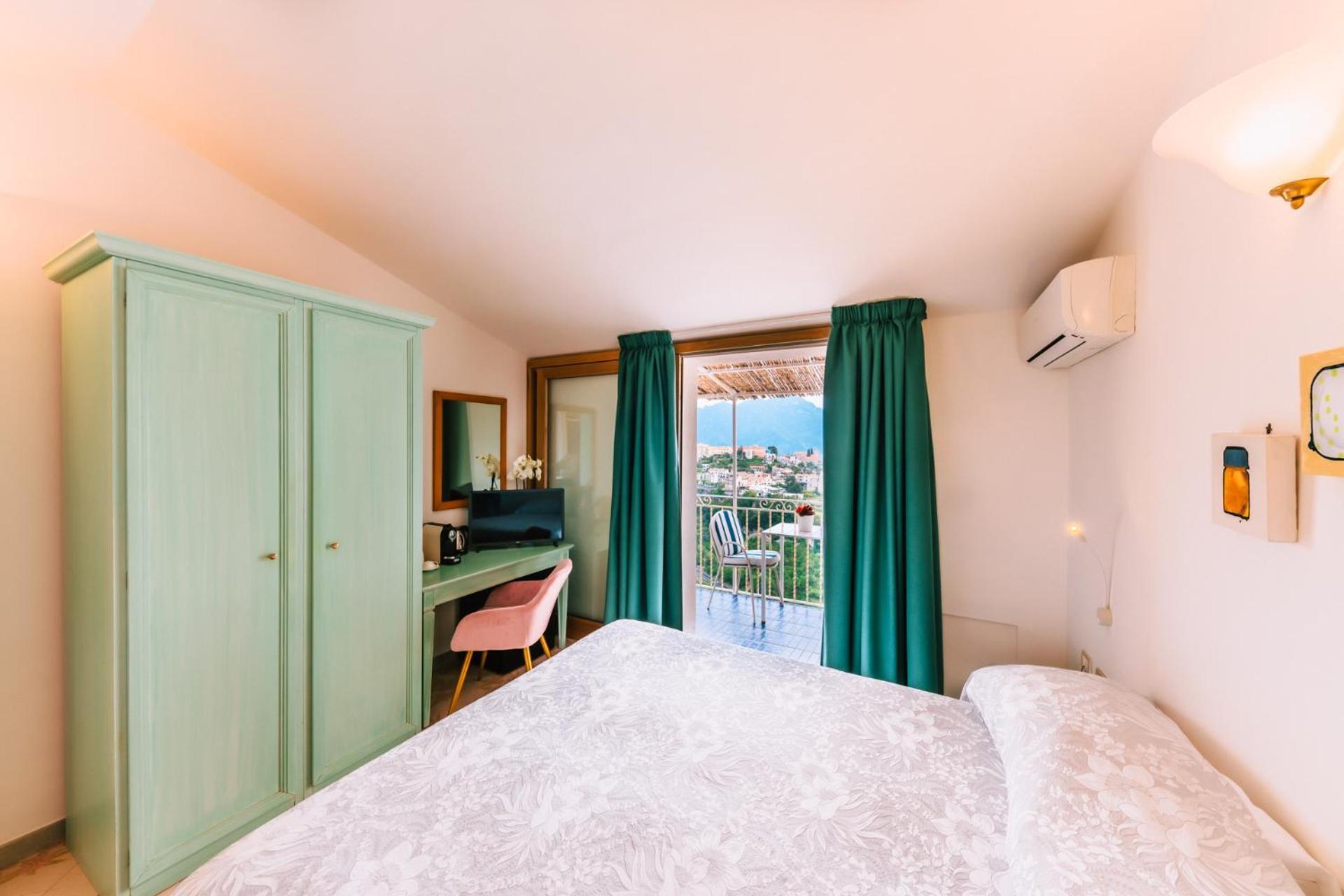 Hotel Zi'Ntonio Scala Bagian luar foto