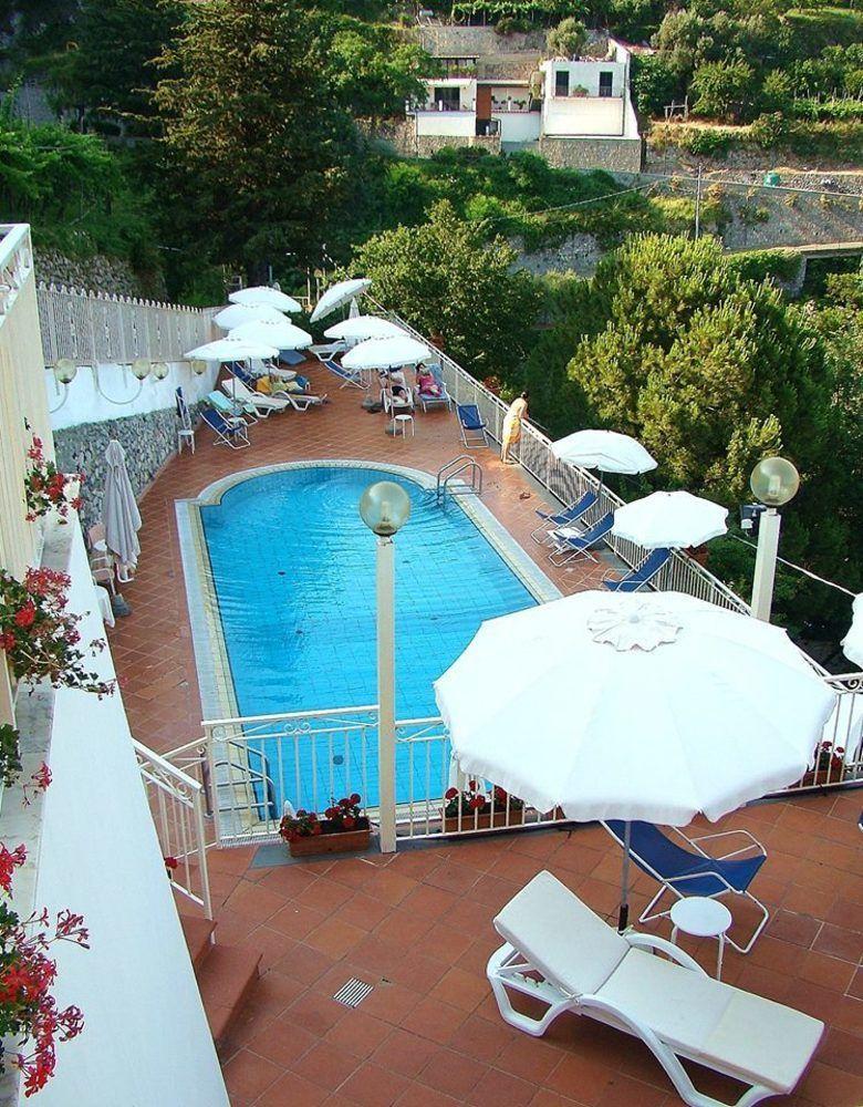 Hotel Zi'Ntonio Scala Bagian luar foto